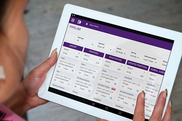 Automatically-updated-pipeline-crm-hotels